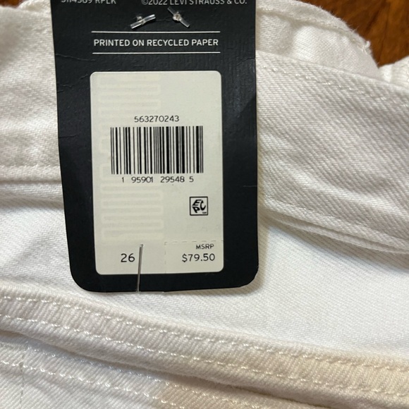 NWT Levi's Women's White Distressed Jean Shorts SIZE 26 - Picture 5 of 5
